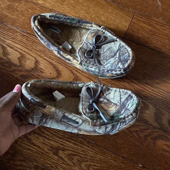 Gander Mtn Loafers Shoes SIZE Y4 - Picture 1 of 6